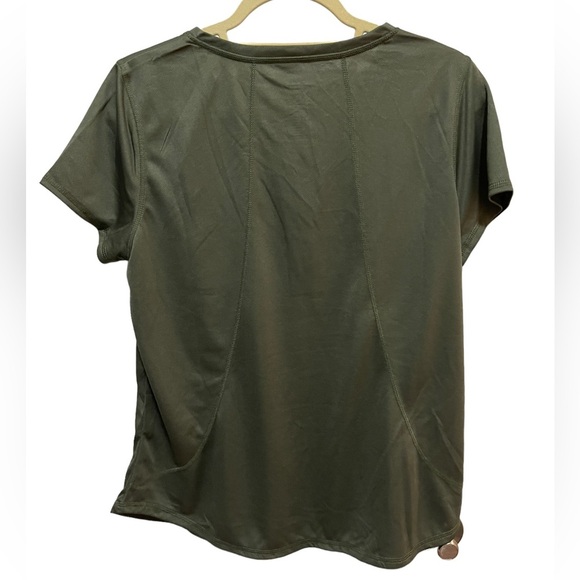 St John’s Bay - athletic top - size Large - Like New - Picture 3 of 3